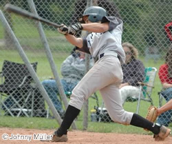 <a href="http://www.challengers.ch/playerprofile/bregy-harry/?liga=NLA" title="See Player Profile for Harry Bregy">Harry Bregy</a> drove in the only runs for the Challengers with his fourth-inning two-run single.