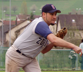 <a href="http://www.challengers.ch/playerprofile/schaub-willy/?liga=NLA" title="See Player Profile for Willy Schaub">Willy Schaub</a> left the game in the first inning.